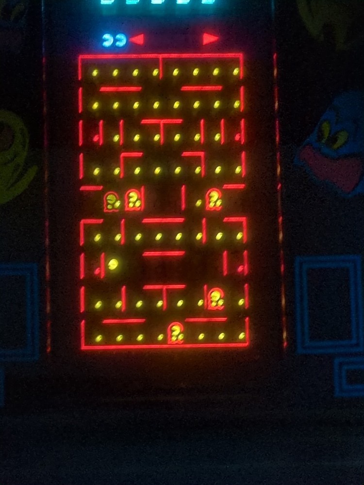 Pac-Man Coleco Mini Arcade Midway 1981 Works Great Missing Battery Cover.