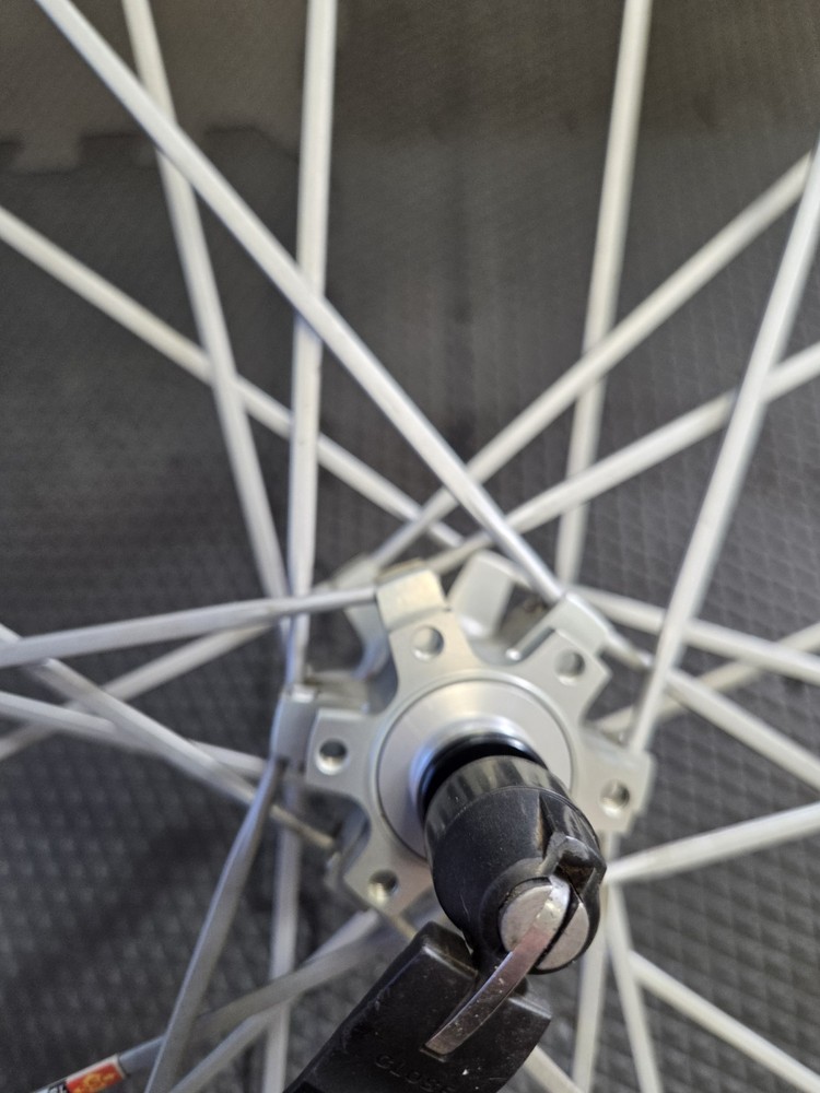 Silver 26” Mavic CrossMax SL SSC F100mm/R135mm QR Tubeless Disc Wheelset W Tires