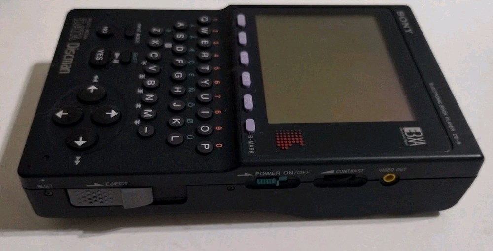 Sony DD-8 Electronic Book Player Multi-Media Data Discman w/ Case & Spanish Disk