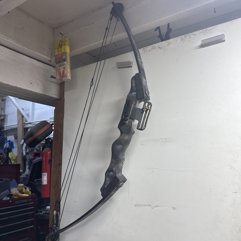 Vintage Browning Legacy Compound Bow LE4A 50# RH Pull 35"