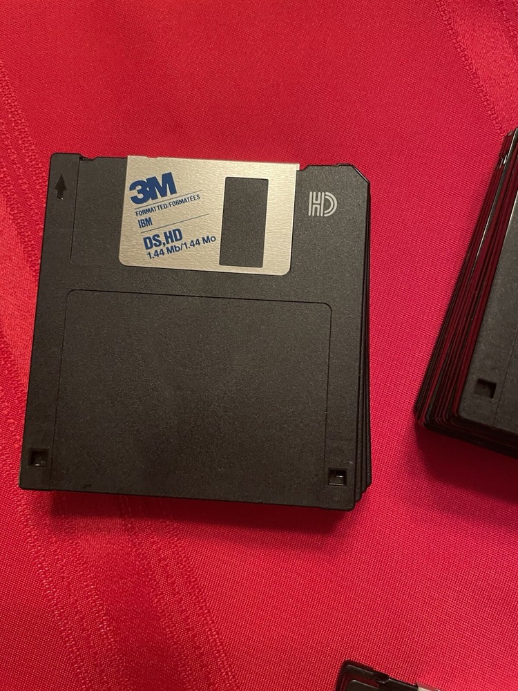 25 3.5" FLOPPY DISKS All Tested And Formated