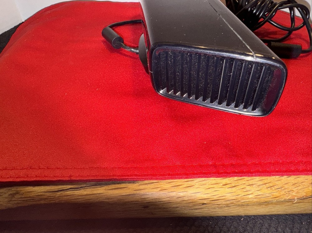 Microsoft Xbox 360 Kinect Sensor Bar Motion Camera 1414 - Working for Christmas!