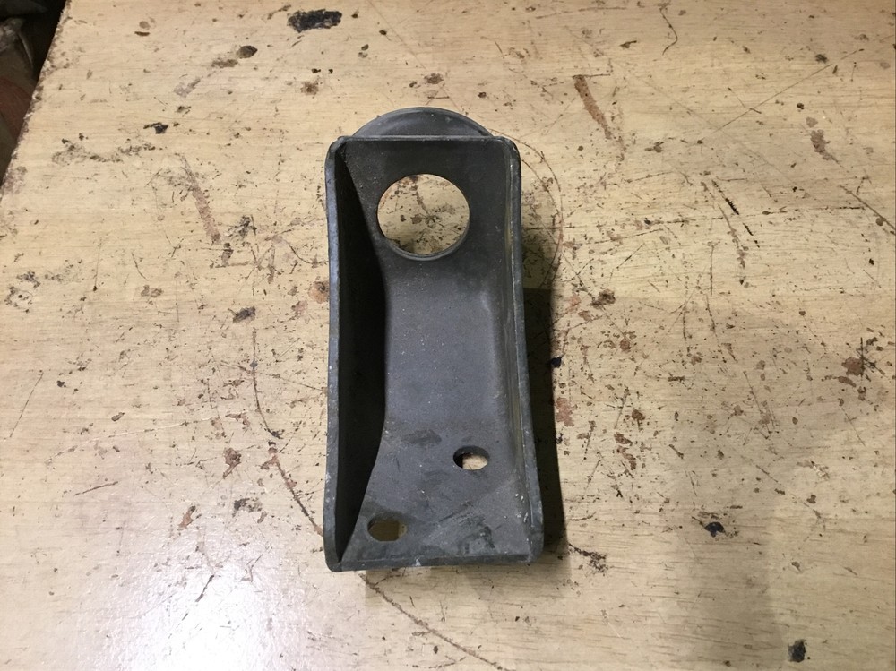 Studebaker Weasel M29/C Bracket, Mounting Engine Front Support Assy., Right