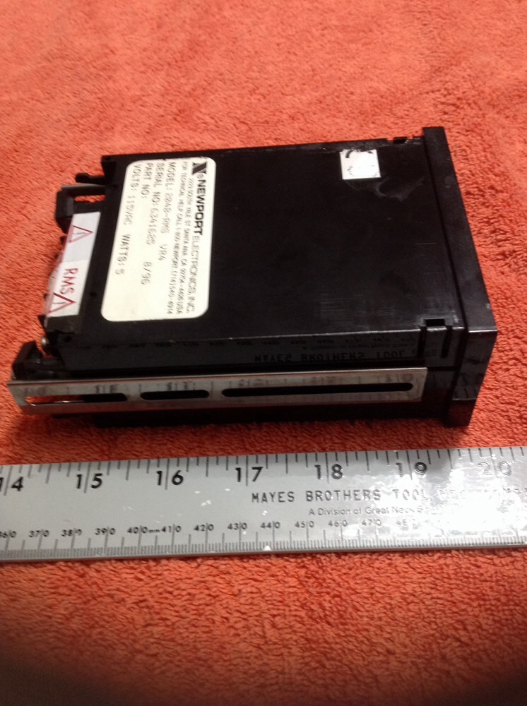 Newport Electronics Inc. Model 204B-RMS VR4 Voltmeter/Ammeter