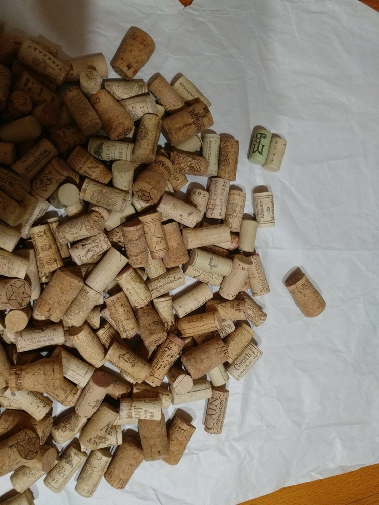 USED Lot of 4lbs Wine Corks