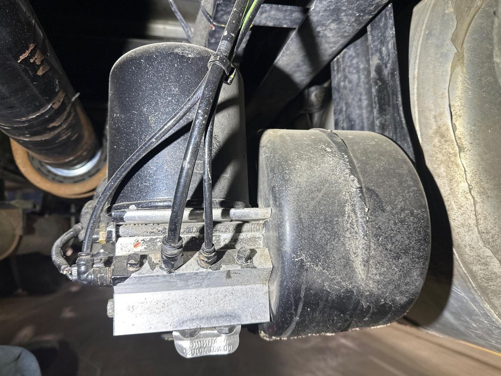 Bendix AD-IS Air Dryer - Used
