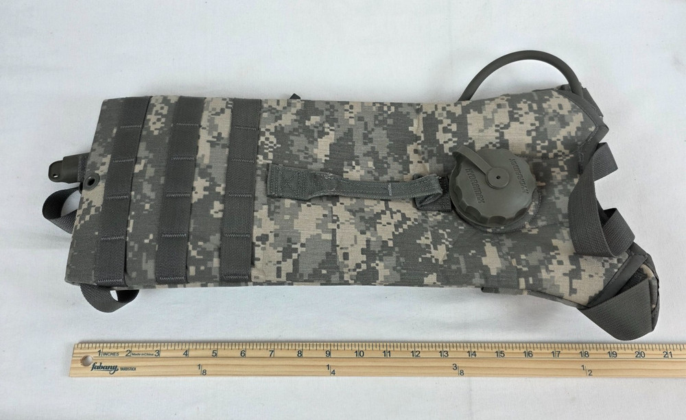 U.S. ARMY Hydration Pack System Molle II ACU