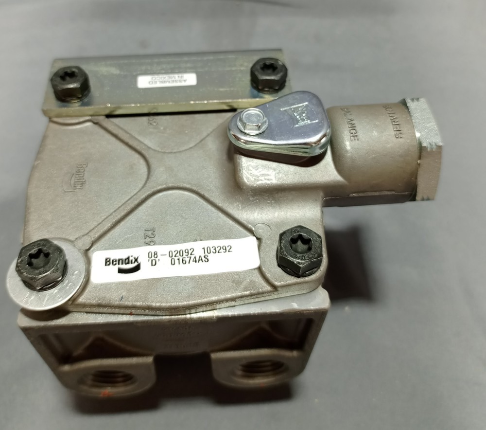 Bendix 103292N Relay Valve