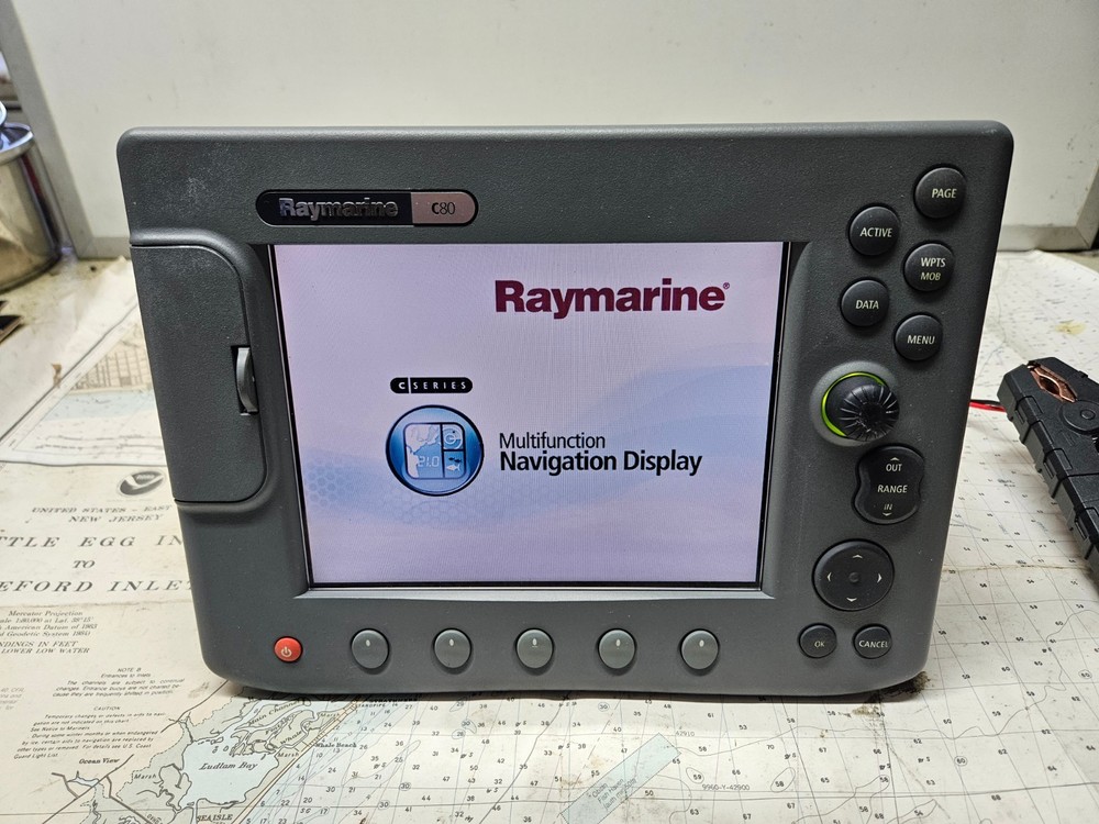 Raymarine C80 Chartplotter, GPS, Fishfinder, Radar w/ Sun Cover