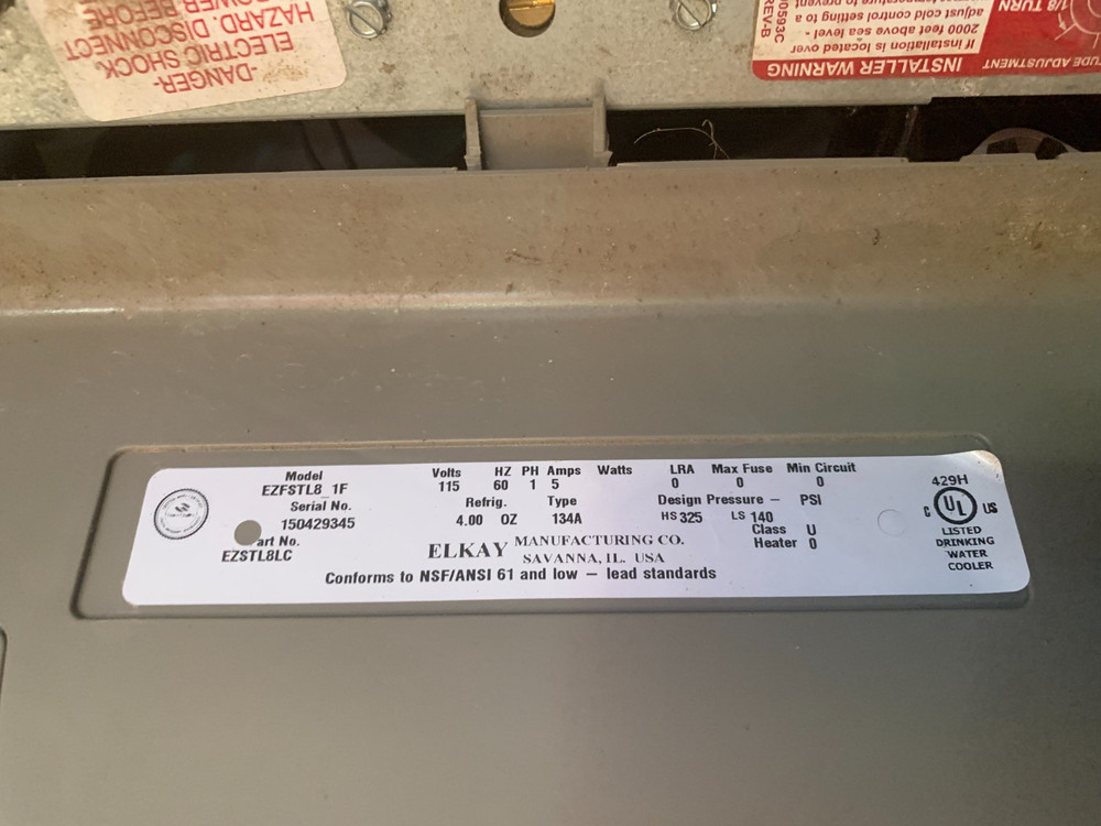 Hi low drinking fountain