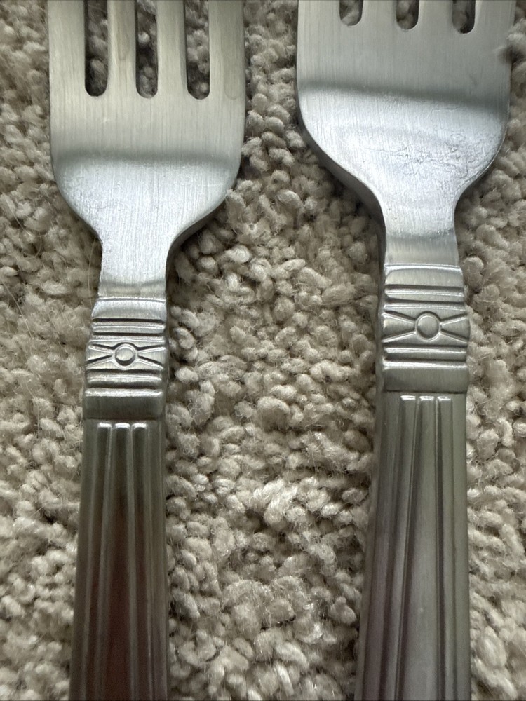 29-pc Unbranded 18/0 Stainless China Flatware EUC Heavy, High Quality Fork Spoon