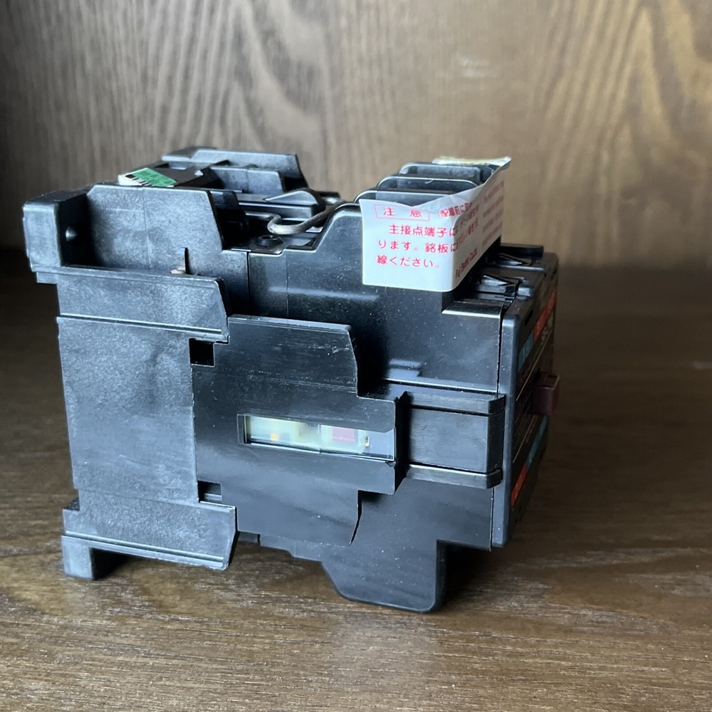 Fuji DC magnetic contactor. SB-2NB