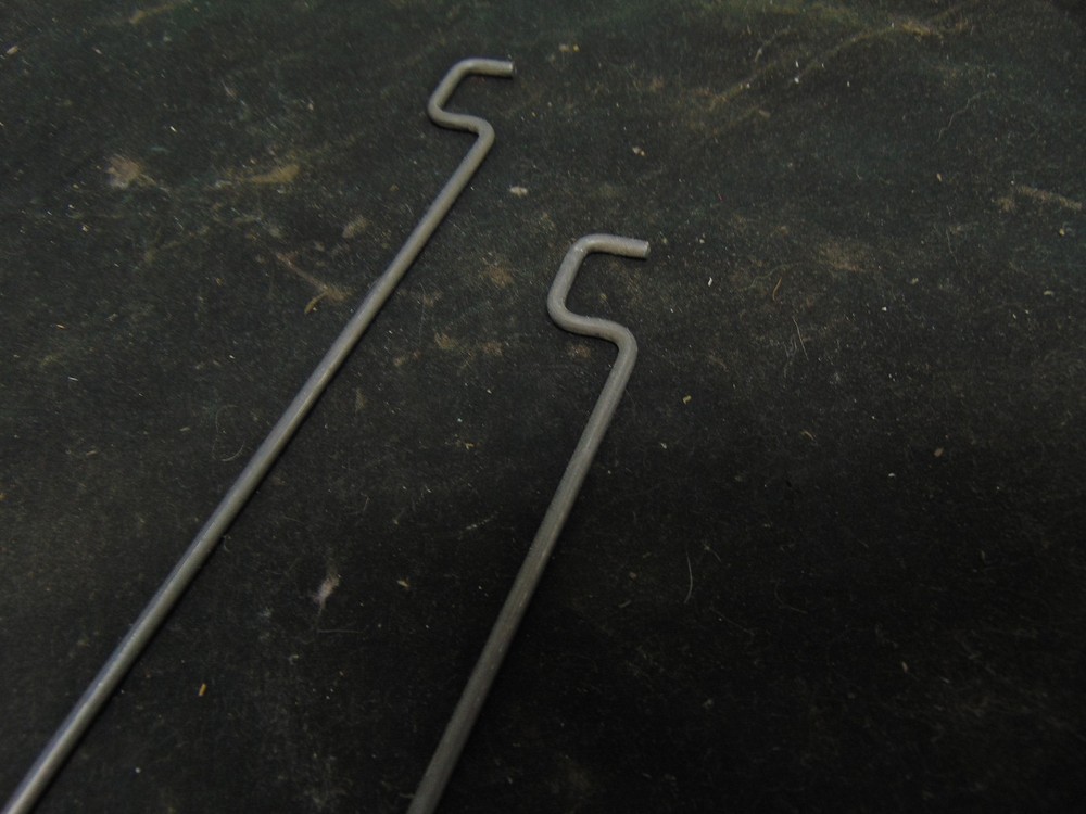 Hotpoint Range RB755GT5WH Support Rods WB2X9084