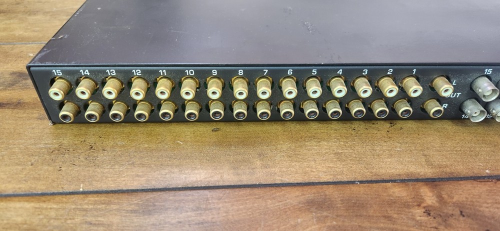 Distribution Technology 16x1 Composite Switcher