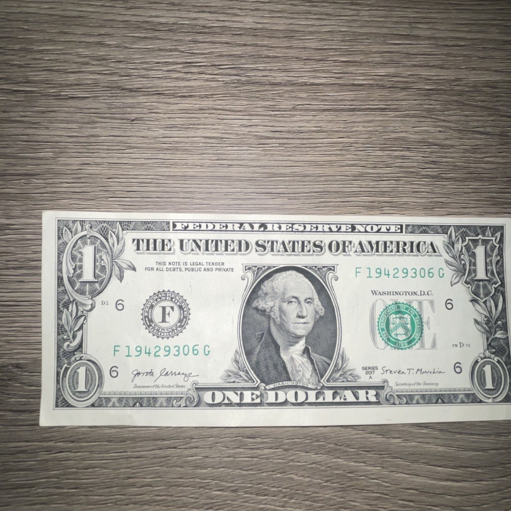 Misaligned Cut Error. 2017A $1 Dollar Bill Excellent Condition