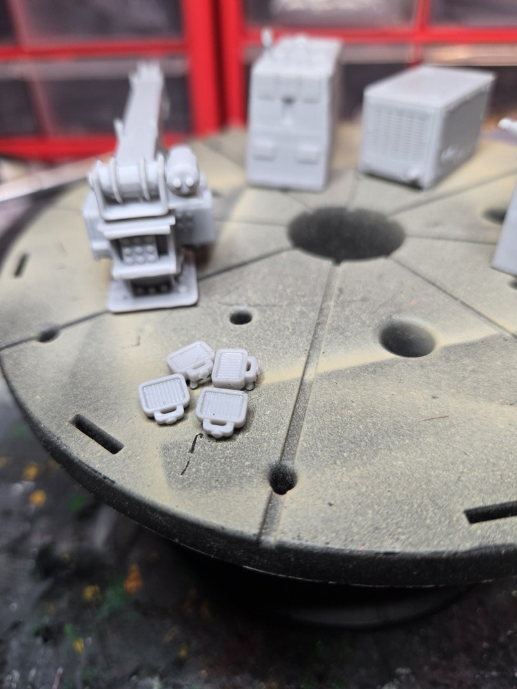 Mechanic Crane Package 1-24 Scale