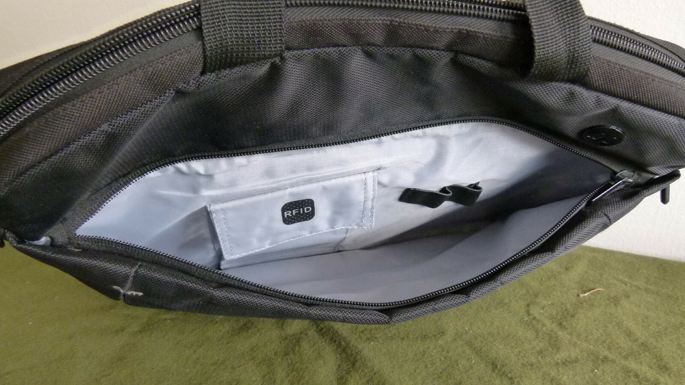HP Black Padded Messenger Laptop Bag