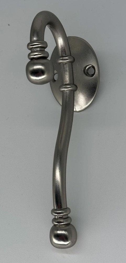 Decorative Nickel-Plated Hook – Elegant Wall-Mounted Design