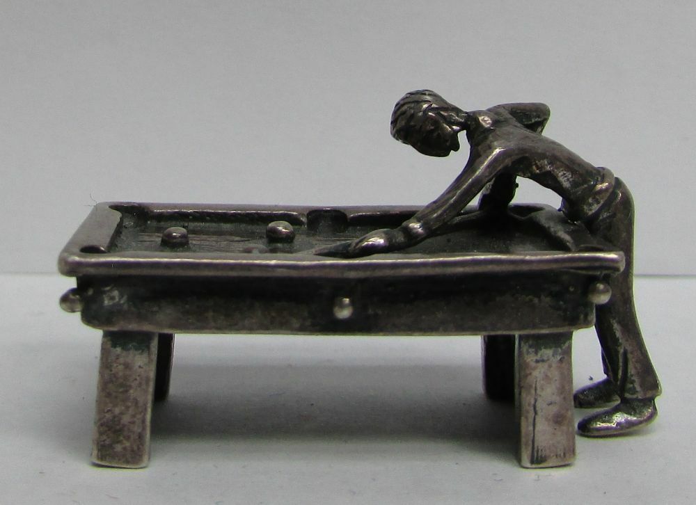 GREAT COLLECTABLE STERLING SILVER MINIATURE POOL TABLE & PLAYER