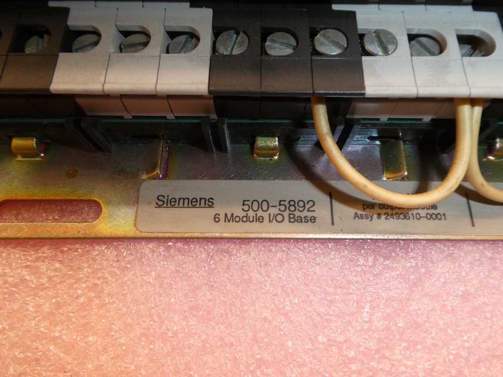 SIEMENS 500-5892 6 MODULE I/O BASE CHASSIS MODULE