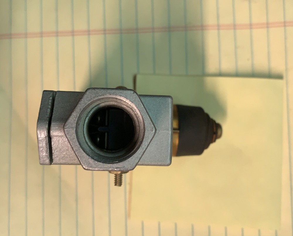 Honeywell Micro switch #DTE6-2RN with ground screw