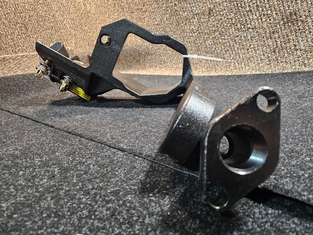 STRATO TSC20-20CMB- TRAINLINE SUPPORT CASTING WITH FLANGE