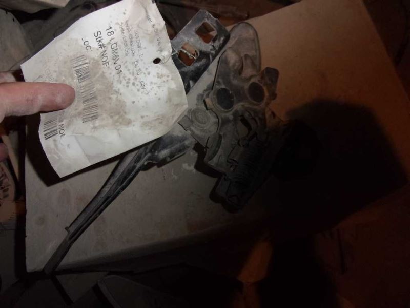 Hood Latch Fits 01 Deville 88935