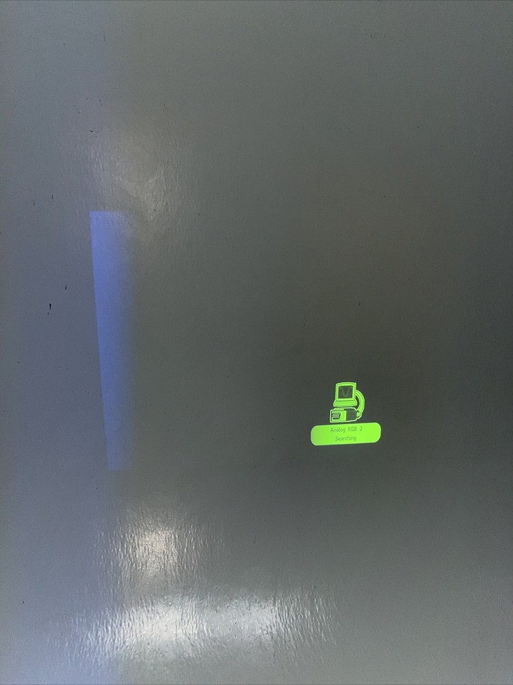 Benq PB7100 DLP Projector Read Description