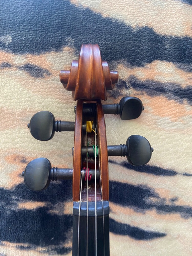 Mathias Thoma model 55-44 violin