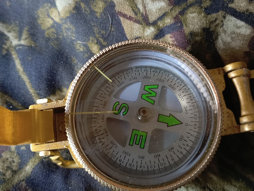 Vintage Engineer Directional Compass Gold Tone!