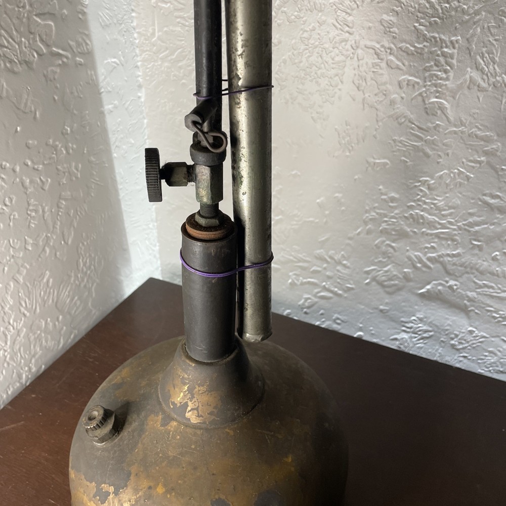 vintage Coleman Quick Lite lamp