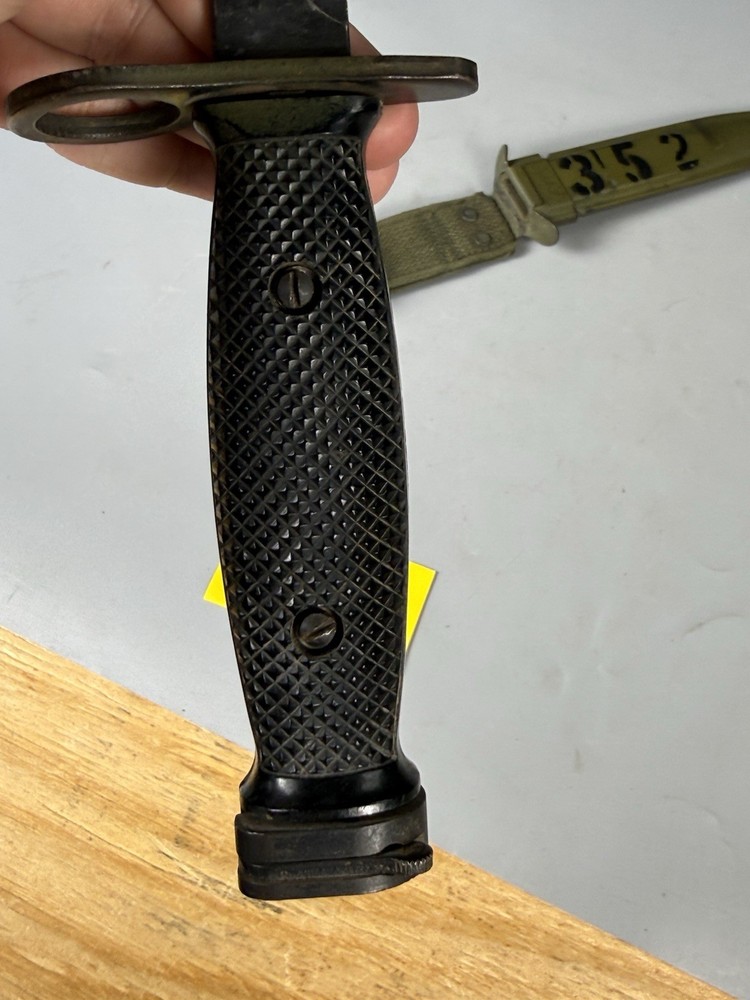 Cold War Era US M7 Knife With Rack Marks 93