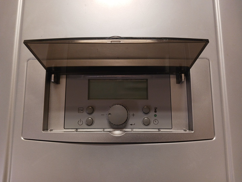 Rheem Performance Platnium ECOH200DVRHLN Tankless Water Heater (FOR PARTS ONLY)