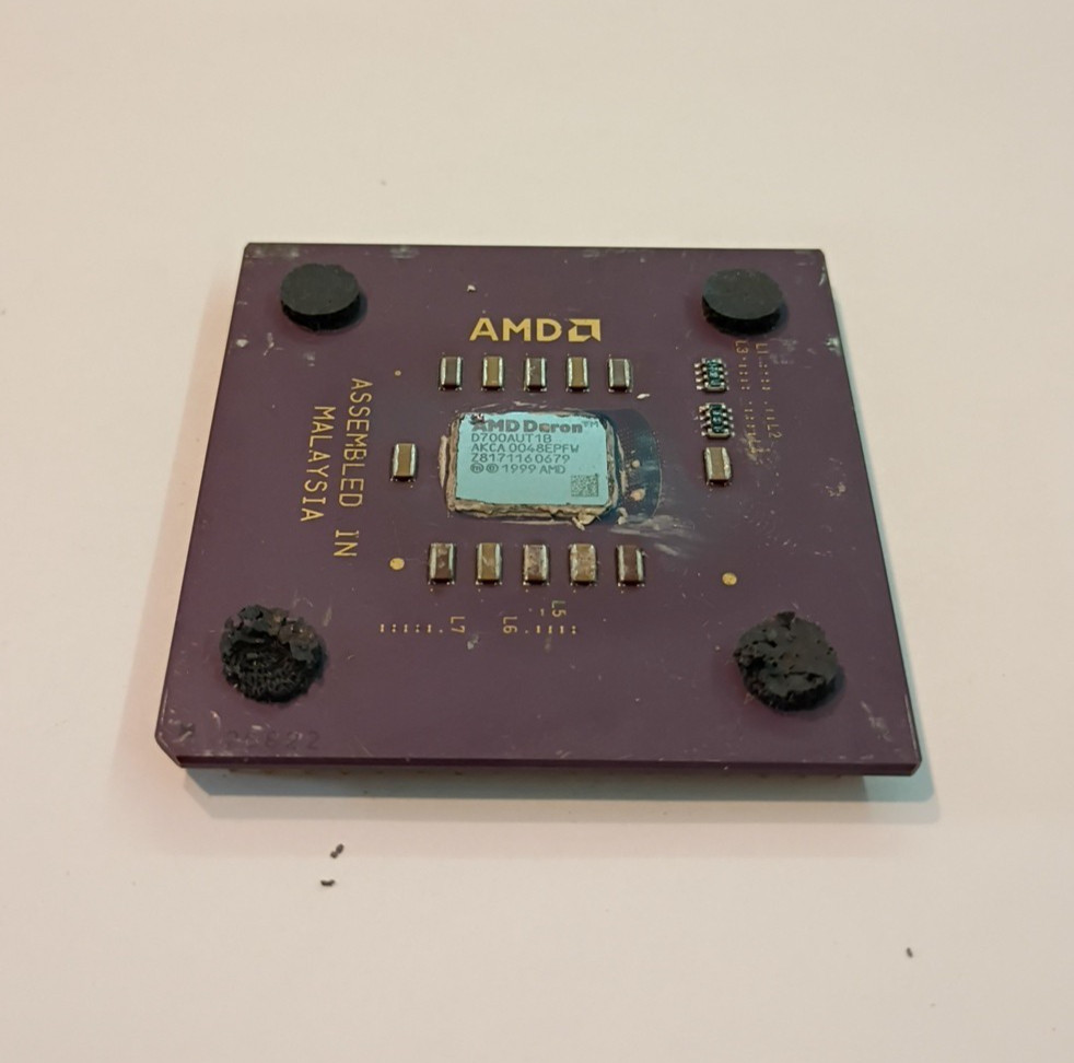 AMD D700AUT1B Duron 700Mhz/100/64/1.6V Socket A CPU Processor