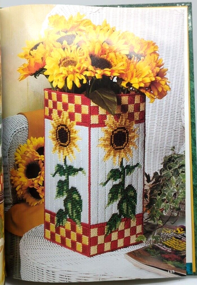 Masterpiece Showcase Plastic Canvas Craft Pattern Book 1998 160 Pages HC
