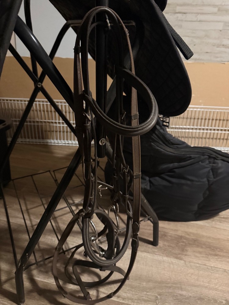 Crosby English saddle 17” seat