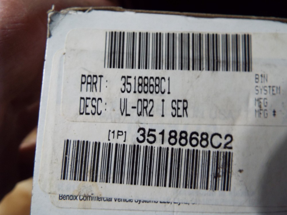 GENUINE INTERNATIONAL Bendix 3518868C2 Quick Release Valve Pushlock