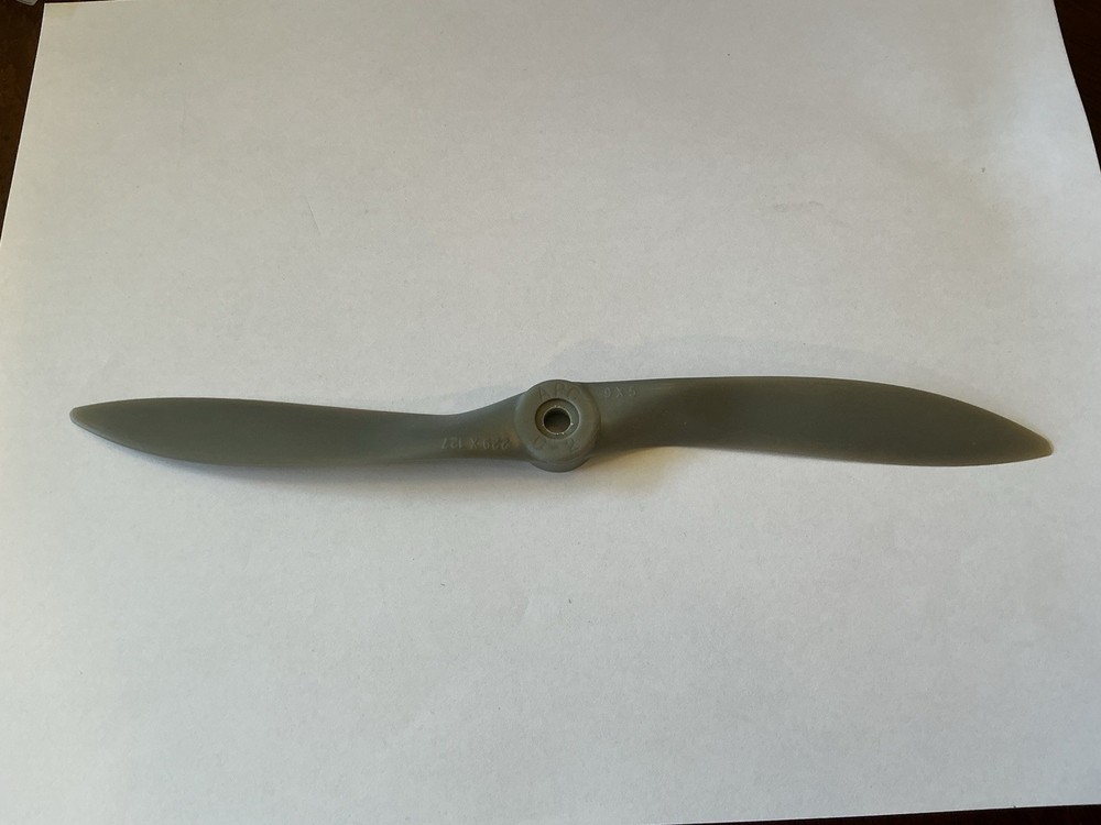 APC C-2 Composite Propeller 9x5  229x127