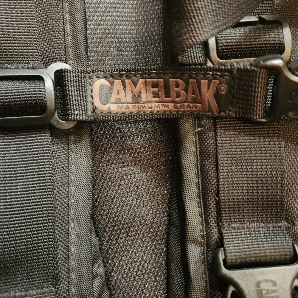 Camelbak Maximum Gear Stealth Hydration Backpack w/Bladder 70oz Black Adjustable