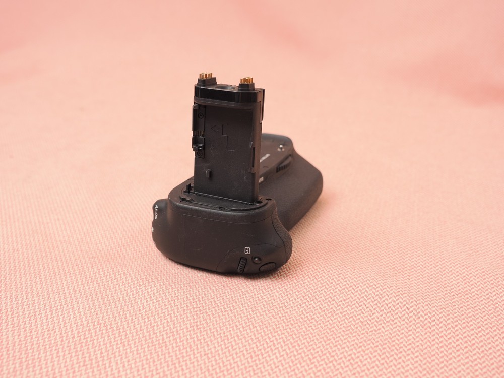Canon BG-E21 Battery Grip for EOS 6D Mark II
