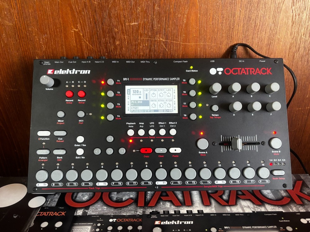 Elektron Octatrack DPS-1 Dynamic Performance Sampler w/ box