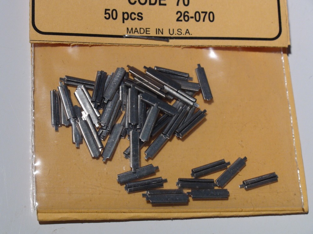 MICRO ENGINEERING #26-070 RAIL JOINERS HO CODE 70 - 50 PCS BIGDISCOUNTTRAINS