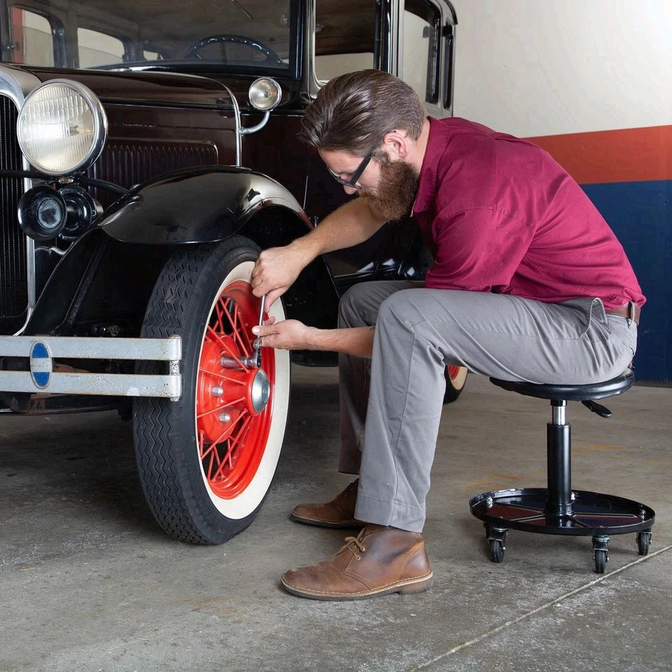 Black Widow Garage Stool with Tool Tray, BD-SEAT