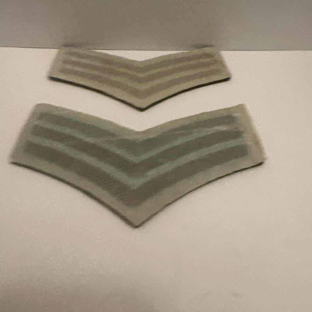 No. 2 Dress Abz. Sergeant, Pair, Guards Division, 3-Angle