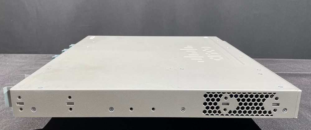 Cisco WS-C3850-48F-E Stackable 48 10/100/1000 Ethernet PoE+ 1100WAC 1RU