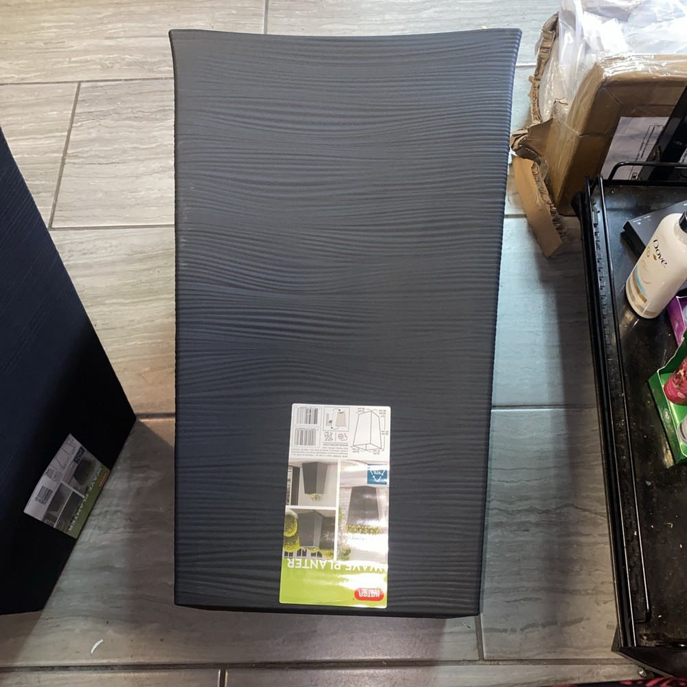 Keter Black Wave Planter 22 in. Tall New