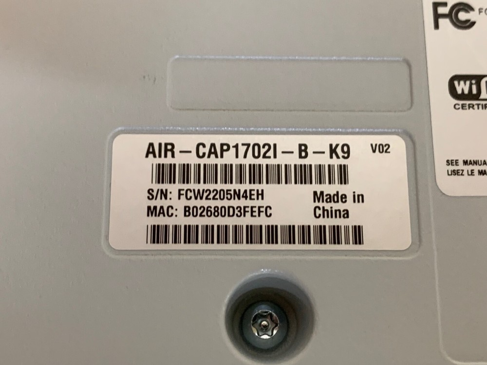 Cisco access point AIR-CAP1702I-B-K9 w/install brackets (both)