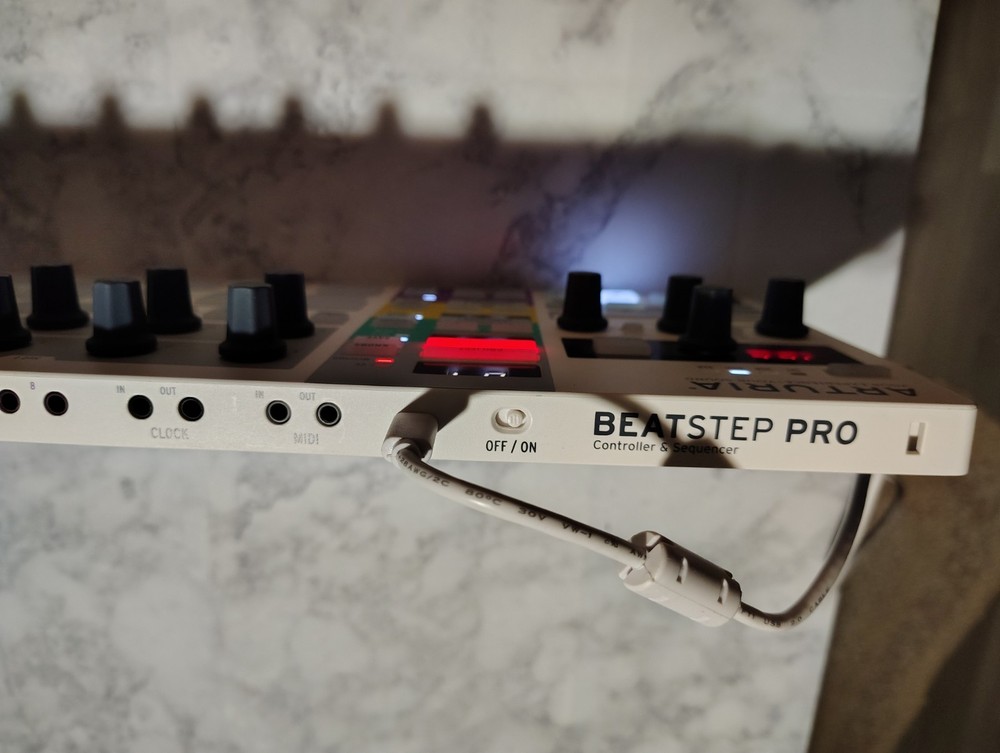 Arturia BeatStep Pro Controller Sequencer – Tested Working – Box & USB Cable