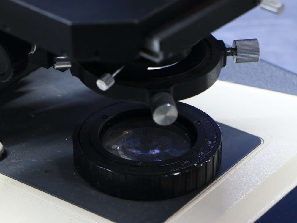Nikon MICROPHOT-FXA Fluorescence Microscope