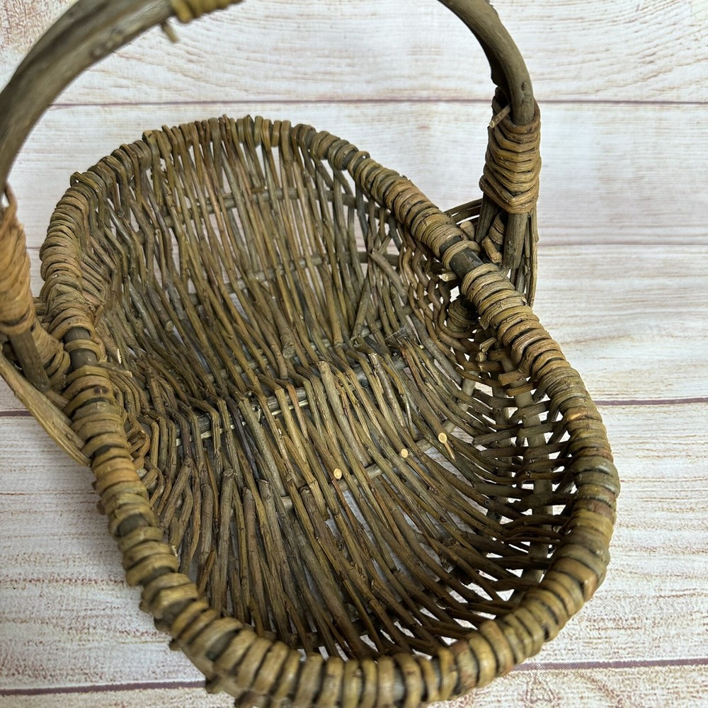 Vintage Retro Primitive Rustic Decorative Loop Handle Basket Cottage Core Nature